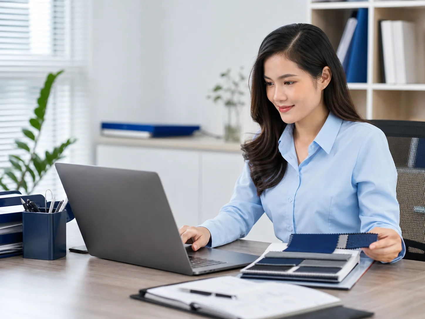 Nhân sự phụ trách đặt bổ sung đồng phục